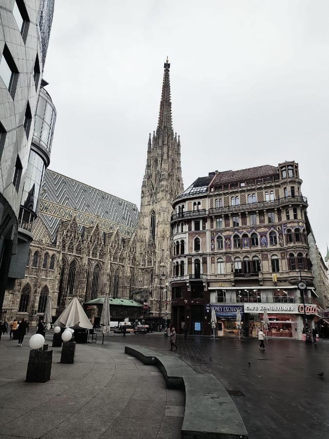 Central Mariahilfer Apartment 5 Min To The Schoenbrunn Palace And City Shopping Center เวียนนา ภายนอก รูปภาพ