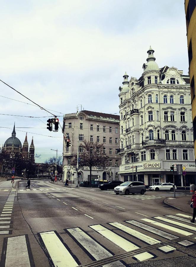 Central Mariahilfer Apartment 5 Min To The Schoenbrunn Palace And City Shopping Center เวียนนา ภายนอก รูปภาพ