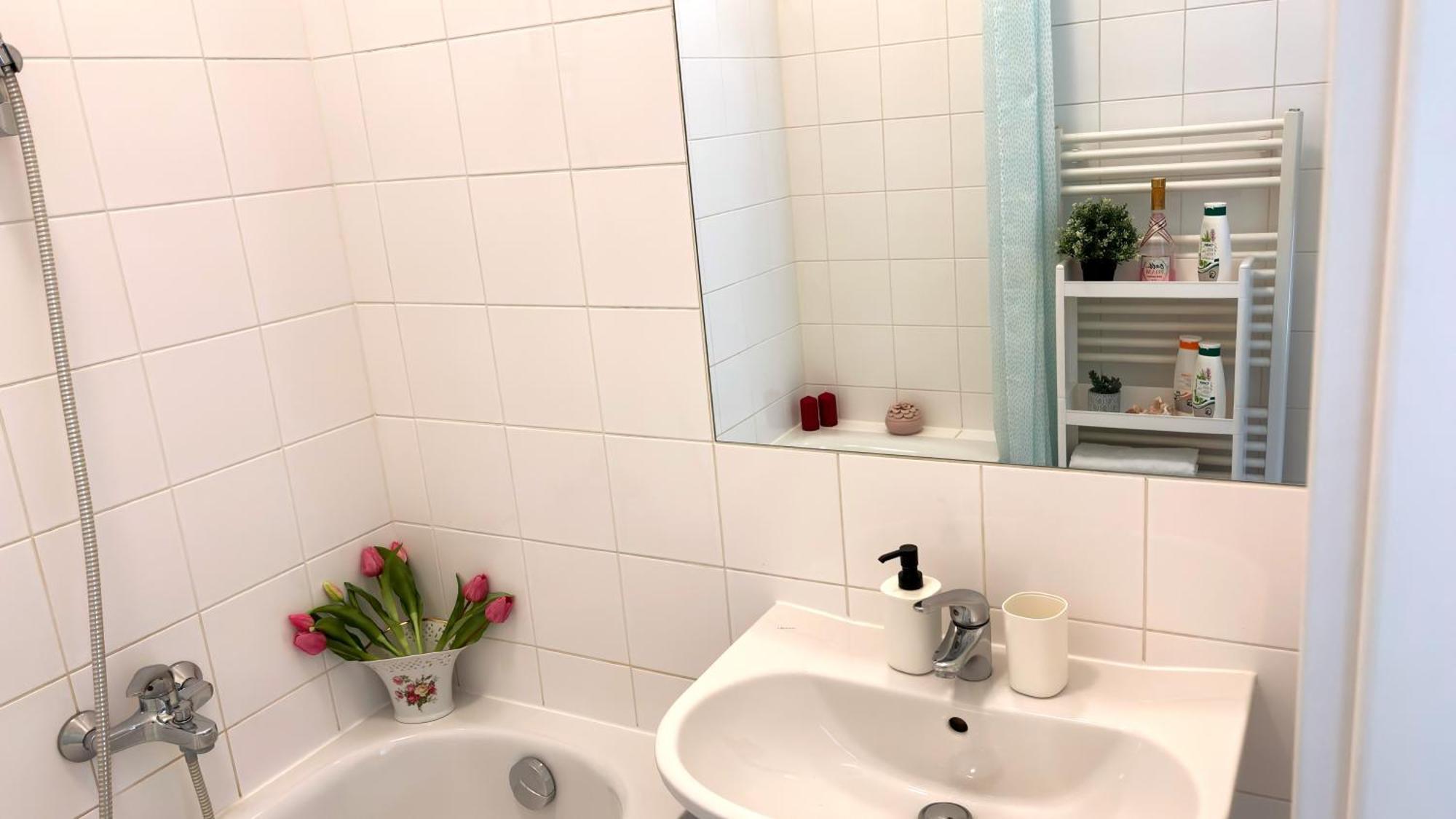 Central Mariahilfer Apartment 5 Min To The Schoenbrunn Palace And City Shopping Center เวียนนา ภายนอก รูปภาพ